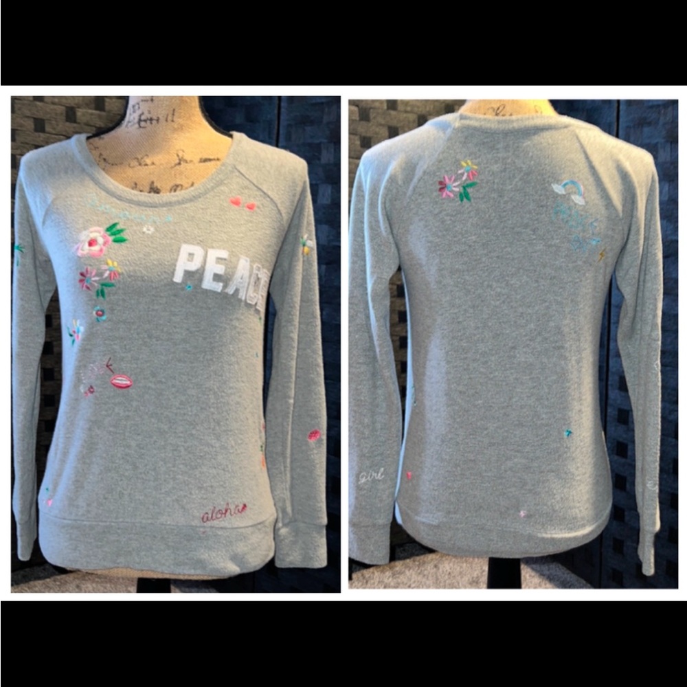 Chaser Aloha Peace Gray Embroidered Floral Pullover.